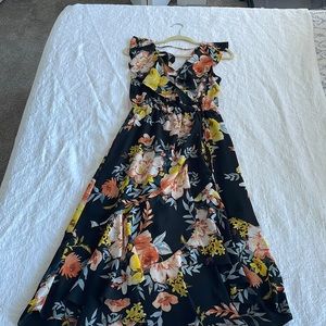 Socialite floral dress - size small